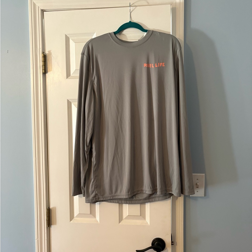 XLYEG Men's Long Sleeve Shirt in Light Gray